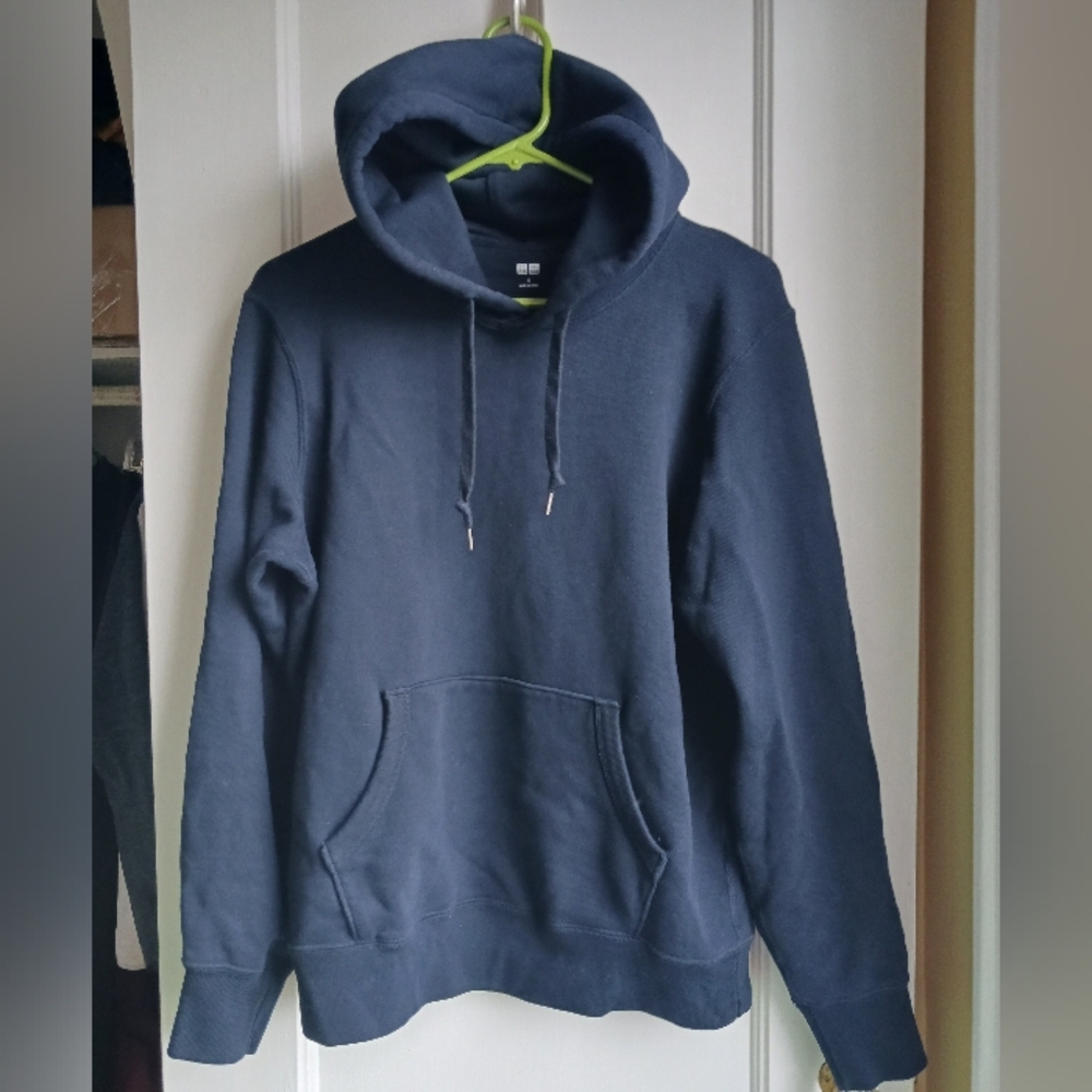 Uniqlo Pullover Hooded Sweatshirt
